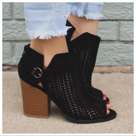 LAST PAIR! Black Peep Toe buckle bootie - Picture 3 of 3